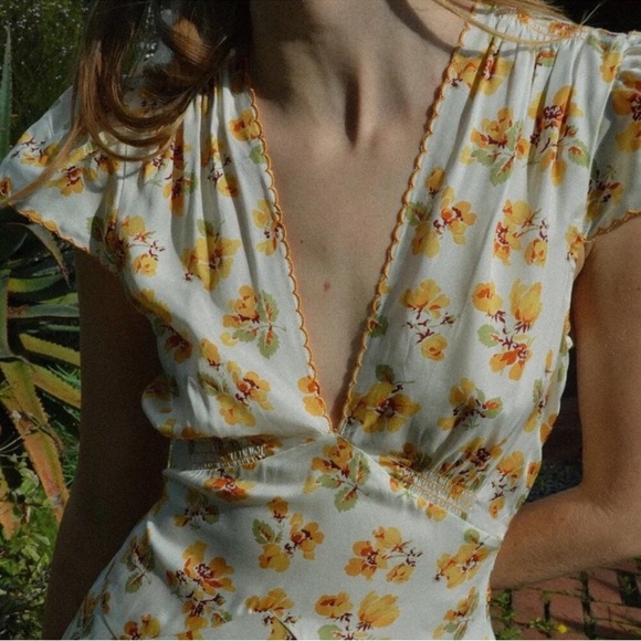 Doen Dianne Dress in Amber Frolicking Floral - Picture 2 of 15